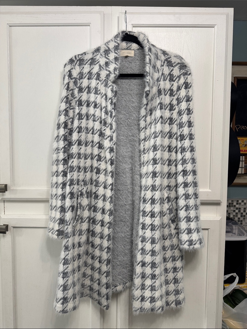 MELLODAY Gray and White Houndstooth Open Cape Cardigan